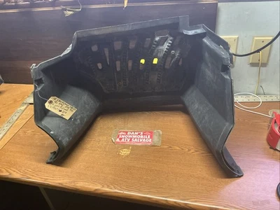 Reposapiés derecho # 5439077-070 Polaris 2014 Sportsman 550 XP 4x4 Foto 1 de 4