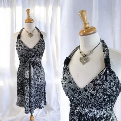 Boho Y2K Negro Blanco Paisley Halter Solero Indie Gitano Estilo Hada Playa Pequeño Foto 1 de 4