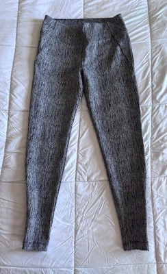 Athleta Pixy Drifter Tight Women's Size Medium Zip Pocket, Ankle Legging Blk/Whi - Image 1 of 4