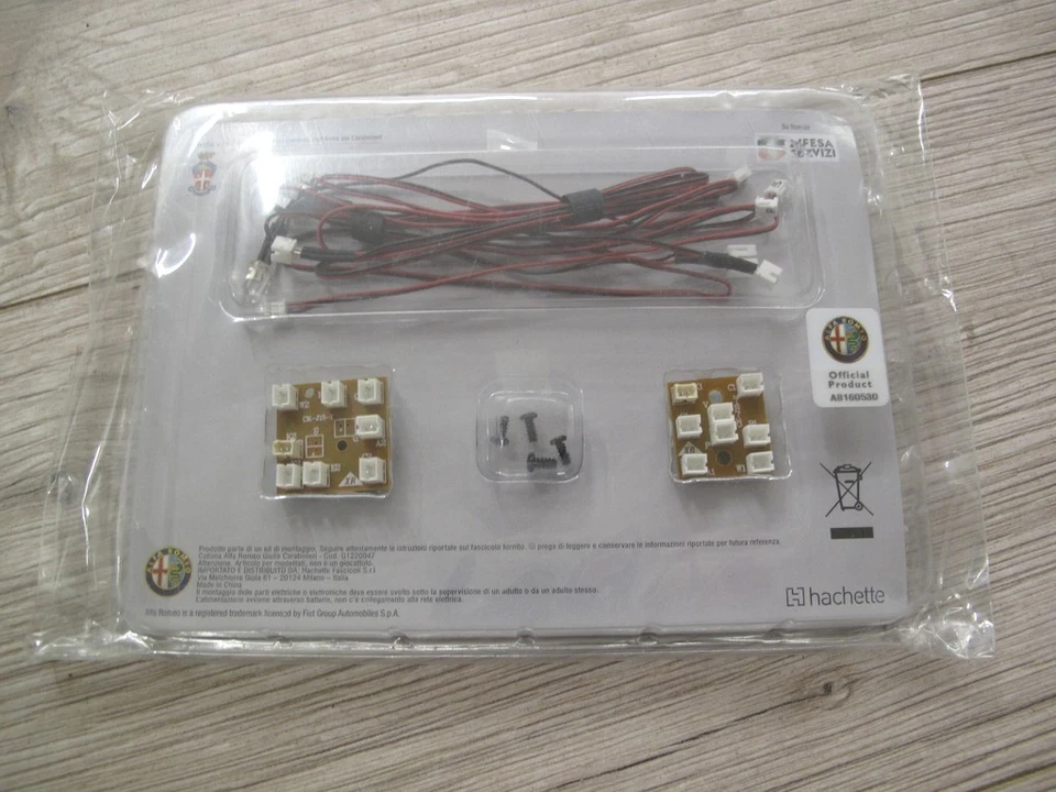 ALFA ROMEO GIULIA SUPER 1600 CARABINIERI HACHETTE 1/8 SPARE PARTS PARTI #47 - Immagine 1 di 1