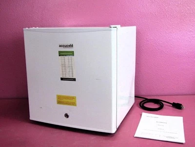 Summit Accucold FS24L 台式 1.1 立方英尺医疗实验室药房冰柜 -20C — 第 1/4 张图片