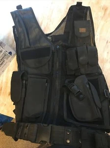 TAIGEAR Tactical Vest Size L-XL(Fully Adjustable) Mag Pockets And Holster. - Picture 1 of 11