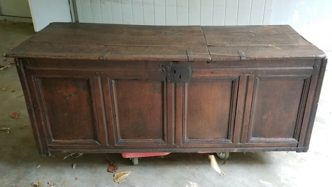 LARGE ANTIQUE 18c. DOUBLE COMPARTMENT TOP OAK TRUNK CHEST 90" L Cover