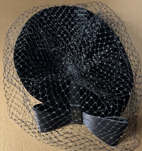 Vintage 1940’s Ladies Hat Black Bow Netting Union Made USA - Picture 1 of 3