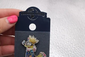 Universal Studios Despicable Me Minion Luggage Pin On Card - Picture 1 of 4