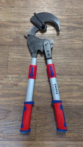 Knipex Ratcheting Cable Cutters 95 32 060, 23 3/4" - Telescopic Handles, Quality - Picture 1 of 12