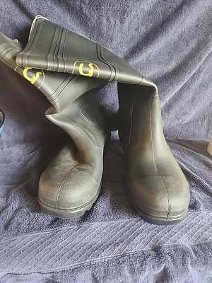 CLC Custom Leathercraft Waterproof Womens Boots Size L-XL - Image 1 of 4