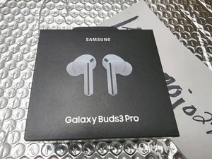 NEW Samsung Galaxy Buds3 Pro SM-R630 Wireless Bluetooth Earbuds (WHITE) - Photo 1 sur 3