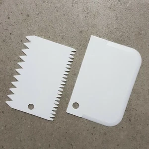 *FREE SHIPPING* Bakery Cake Plastic Scraper 2 pcs Kitchen Cake Tools White Comb - Picture 1 of 1