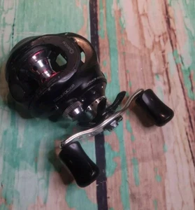 QUANTUM CODE 7.0:1 CD870CXB Baitcast REEL - Picture 1 of 11
