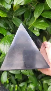 SCHUNGIT, SHUNGIT PYRAMIDE 2,084 Kg/ 15 cm - Bild 1 von 4