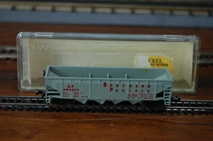 Life-Like N Scale Southern Pacific Long Hopper Car - Picture 1 of 5