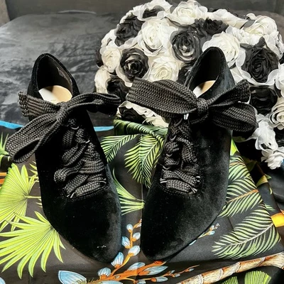 Mini Botín Negro Nine West Terciopelo Retro Boho Chic Tacón Bloque Cordones Crochet 8M Foto 1 de 4