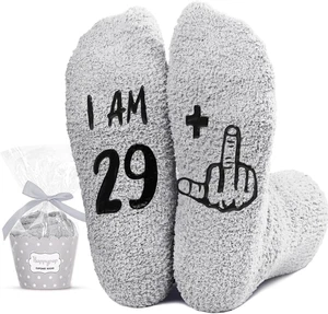 Idee Regalo Compleanno Donna Uomo - Calze per 21 22 23 24 27 28 29 30 Anni  - Foto 1 di 12