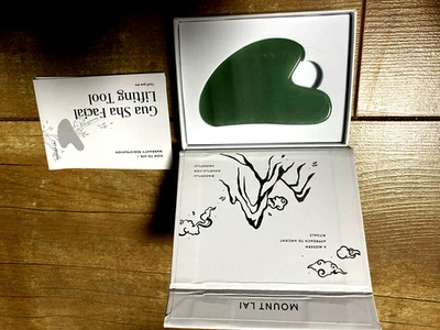 Mount Lai - La herramienta de elevación facial Jade Gua Sha | Herramienta de escultura facial para Sk... En muy buena condición Foto 1 de 3