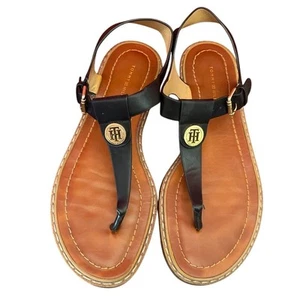 Sandalo donna Tommy Hilfiger Burke piatto donna taglia 7,5 M nero marrone cinturino a T - Foto 1 di 10