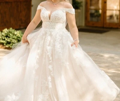 Свадебное платье Martina Liana Candice цвета слоновой кости с открытыми плечами размер 12 с вуалью - Изображение 1 из 4