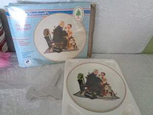 1985 Norman Rockwell Museum "The Country Doctor" Collectible Plate & Stand - Picture 1 of 3