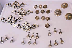 Vtg Salvaged Reclaimed Pulls Handles Dressers Metal Brass Mixed Hardware Lot - Picture 1 of 20