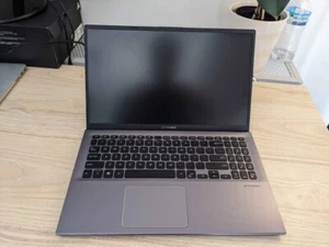 ASUS Vivobook 15.6" FHD display, Intel core i3 12GB ram, 1.13 TB SSD, Windows 10 - Picture 1 of 10