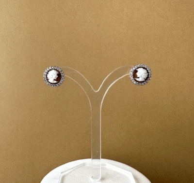 Orecchini in argento 925 con vero cammeo sardonica e zirconi incastonati - Immagine 1 di 4