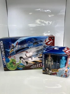 NEU Ghostbusters Ecto-1 Stretch Tech mit schlankerer Figur Frozen Empire & Bonusfigur - Bild 1 von 5