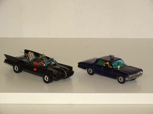 Corgi 1:43 Batman Batmobile + Man From Uncle Oldsmobile Super 88 beschädigt - Bild 1 von 7