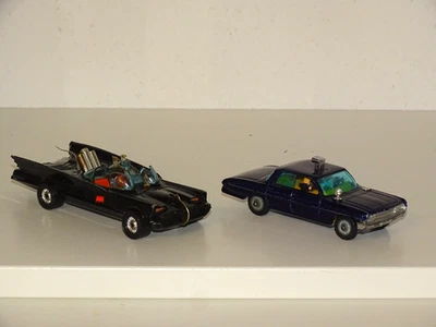 Corgi 1:43 Batman Batmobile + Man From Uncle Oldsmobile Super 88 beschädigt - Bild 1 von 4