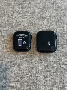 2x Apple Watch Series 7 SE 2ème Génération POUR PIECES J'AI BLOQUÉ - Photo 1 sur 4