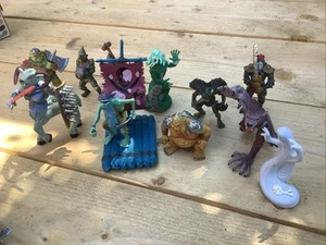 Raro pacchetto di 12 personaggi fantasy ELC vintage gioco giocattolo ottimo mix - Foto 1 di 8