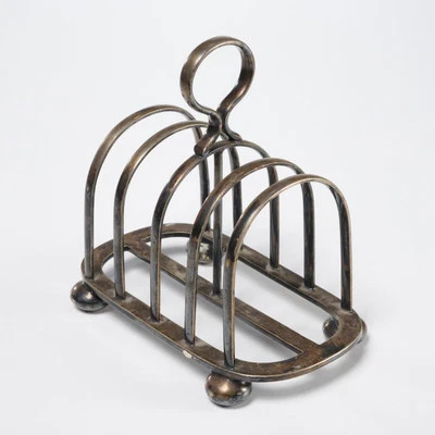 Walker and Hall Antiguo Plateado Soldado Estante para Letras Tostadas 5.25"l Foto 1 de 4