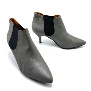 Pour La Victoire Alyssan Damenstiefel 9,5 silberfarben Veloursleder mit Absatz spitz zulaufend Booties - Bild 1 von 12