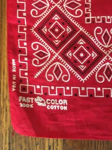 Bandana elefante rosso vintage colore veloce tronco su diamanti geometrici USA - Foto 1 di 7