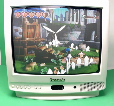 Panasonic CT-13R15U 13 inch White CRT TV Television Retro Gaming No Remote - Image 1 of 4