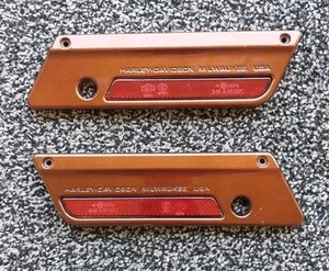 OEM Genuin Harley Davidson 93-13 Touring RH LH Red Saddlebag Latch Hinge Covers - Picture 1 of 5