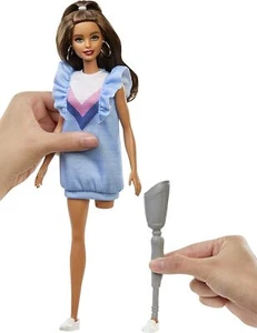 Barbie Fashionista Puppe #121 brünette Haare & Beinprothese - Bild 1 von 7