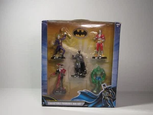 Batman Dc comics 3" figurines 5 pack joker, harley quinn, deadshot,Batman & Croc - Picture 1 of 8