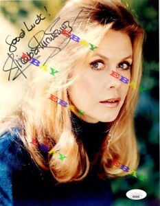 ELIZABETH MONTGOMERY BEWITCHED Autographed Signed 8x10 Photo Rep