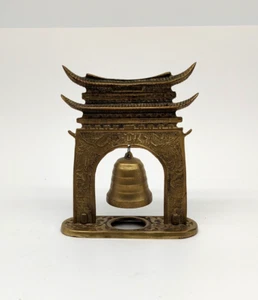Campana de templo en forma de pagoda asiática en miniatura vintage con faisanes 6,25 - Imagen 1 de 14
