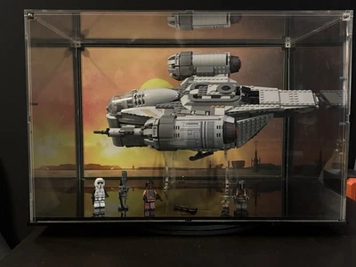 LEGO Star Wars: The Razor Crest (75292) - Image 1 of 3