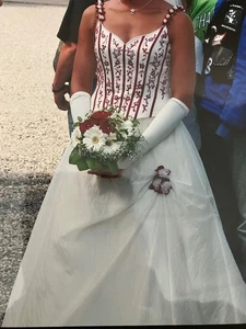 Brautkleid Hochzeitskleid Größe 38 Neuwertig mit Roten Röschen Stickerei - Bild 1 von 17