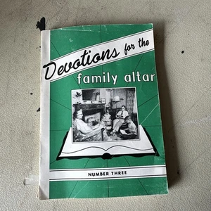 Johnson, Ruth I Andachten für die Familie Altar Nummer Drei - Bild 1 von 7