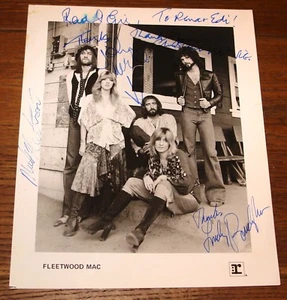 FLEETWOOD MAC SIGNED 10x8 PHOTO & LP LINDSEY MICK JOHN CHRISTINE UACC DEALER - Picture 1 of 10