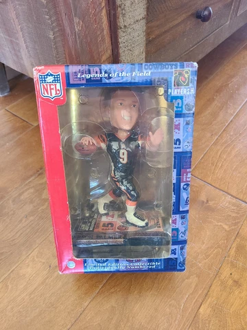 CARSON PALMER LEGENDS OF THE FIELD Forever Collectibles, Limited.  New Cover