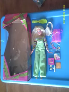 Extreme Green Teen Skipper mit Outfit, Pinsel, Rucksack (ohne Haarfärbemittel) 1997 - Bild 1 von 2