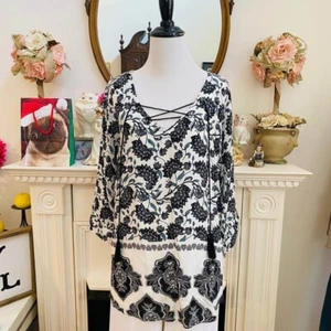 Top Simply Noelle con fiori di loto bianco/azzurro taglia XS (taglia 4 - 6) | Spedizione GRATUITA - Foto 1 di 12