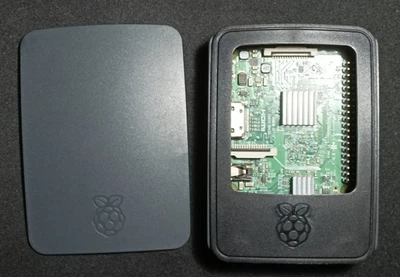 Raspberry Pi 3 Model B v.1.2 + case, dissipatori, alimentatore e SD 8 gb con OS - Imagen 1 de 4