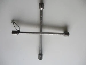 Vintage 4 Way Spider Wheel Brace / Wrench - 17mm 19mm 22mm & 15/16 - Picture 1 of 11