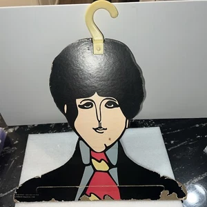 Escaso Antiguo De Colección Fechado 1968 The Beatles Paul McCartney Colgador Submarino Amarillo - Imagen 1 de 9