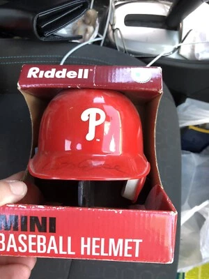 Philadelphia Phillies Ridell mini helmet Pete Rose signature - Image 1 of 4